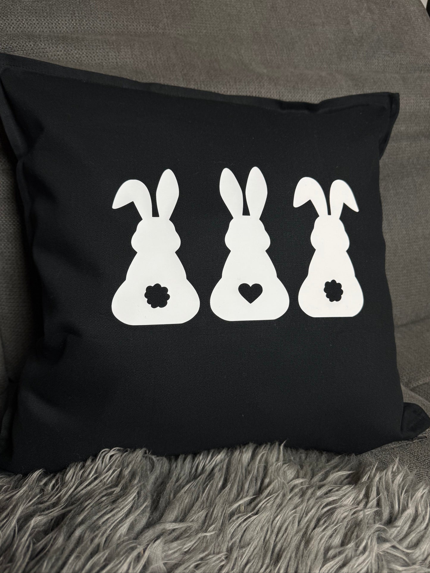 Kissen bedruckt mit Hasen in schwarz