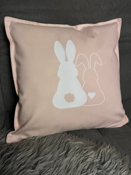Kissen bedruckt mit Hasen in rosa